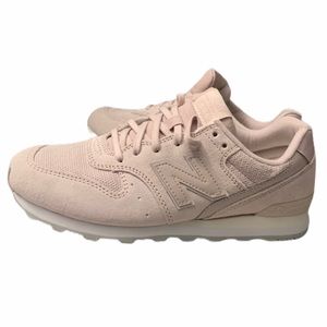 Sold NEW!! New Balance 696 sz 8.5